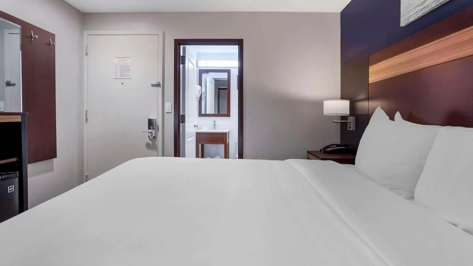 Avion Inn Near Lga Airport, Ascend Hotel Collection New York
