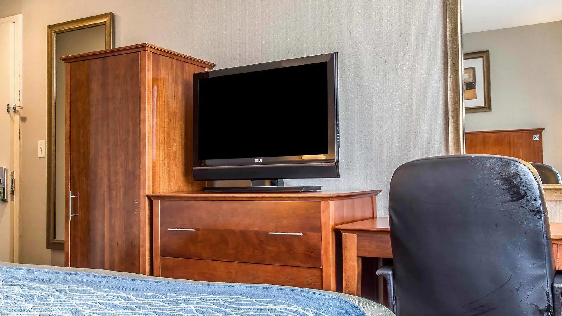 Avion Inn Near Lga Airport, Ascend Hotel Collection New York