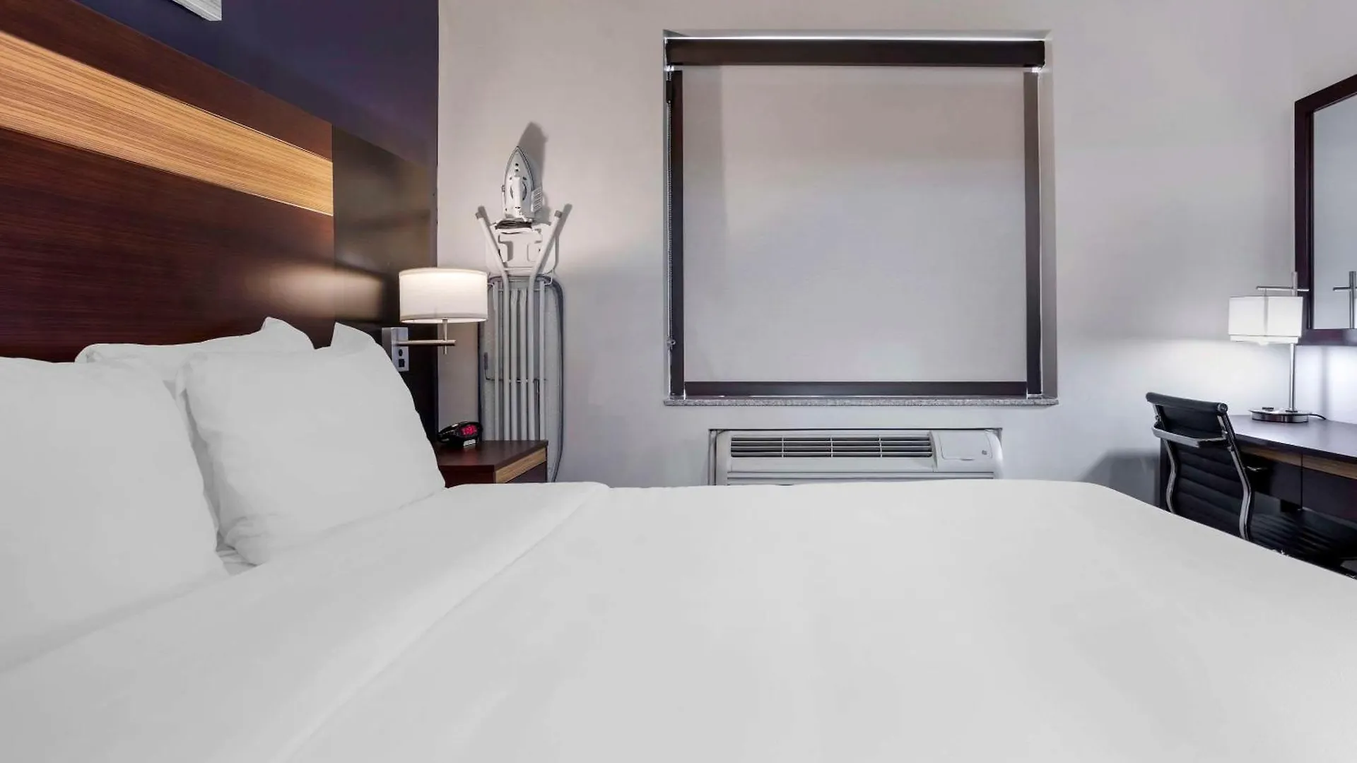 Avion Inn Near Lga Airport, Ascend Hotel Collection New York