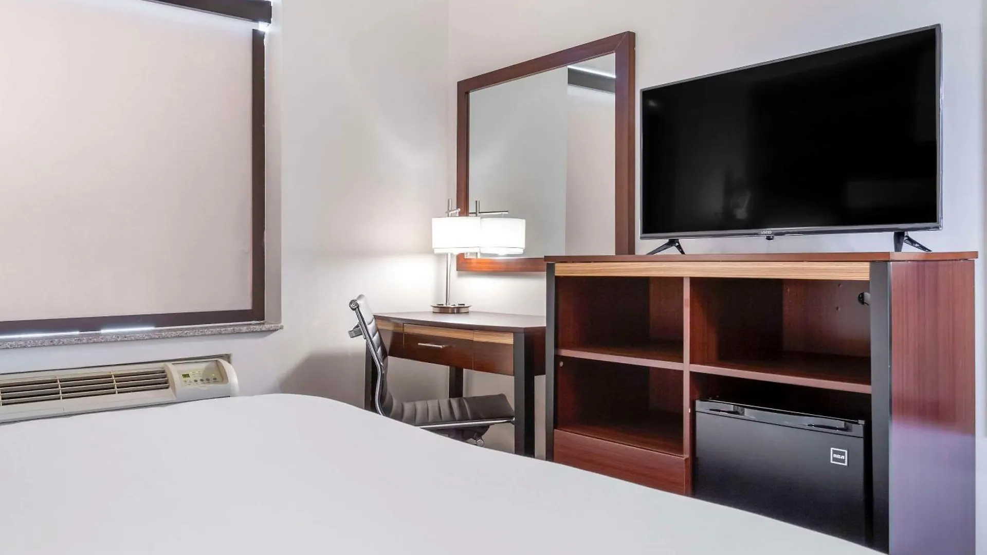 Avion Inn Near Lga Airport, Ascend Hotel Collection New York