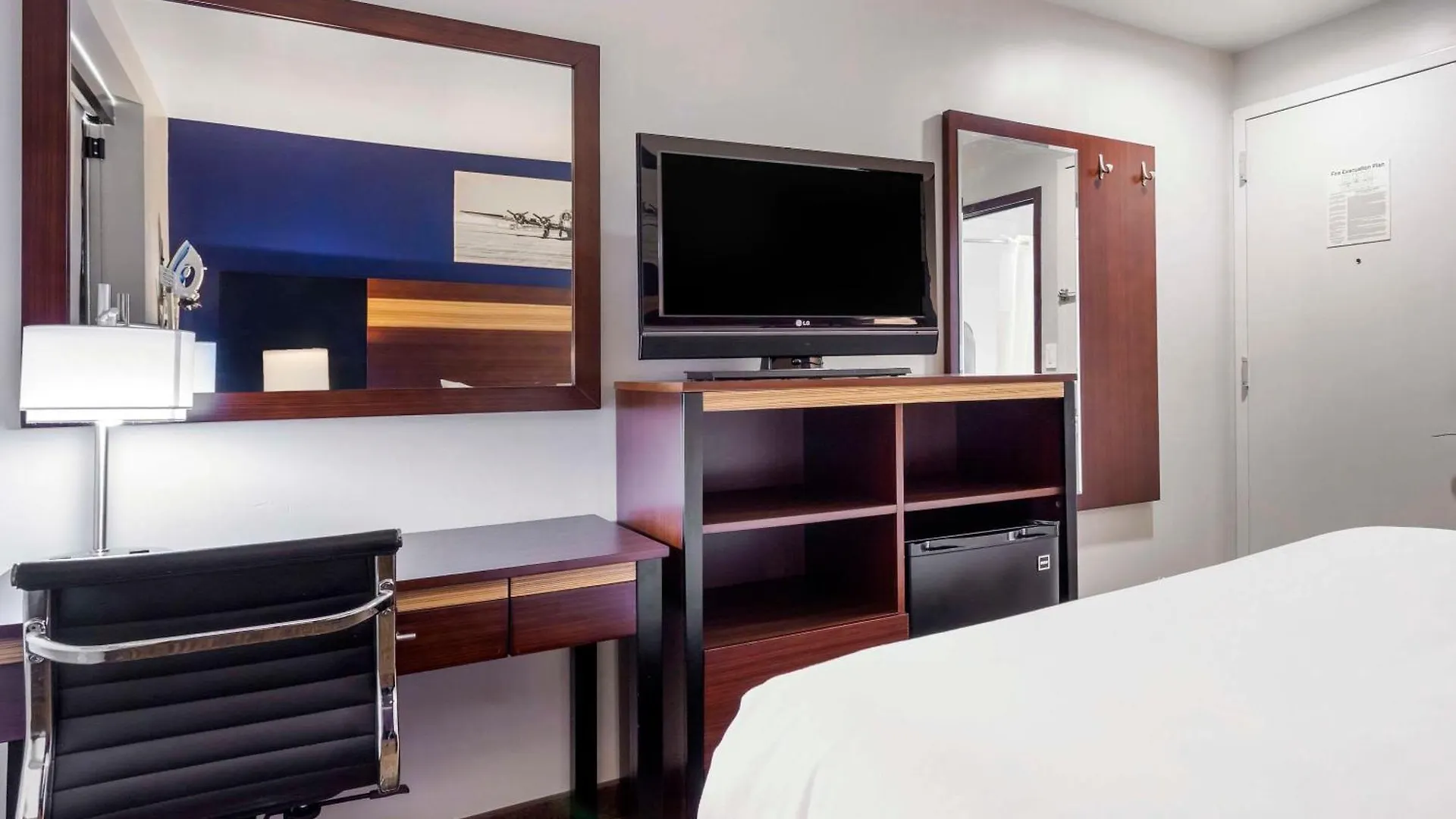 Avion Inn Near Lga Airport, Ascend Hotel Collection New York
