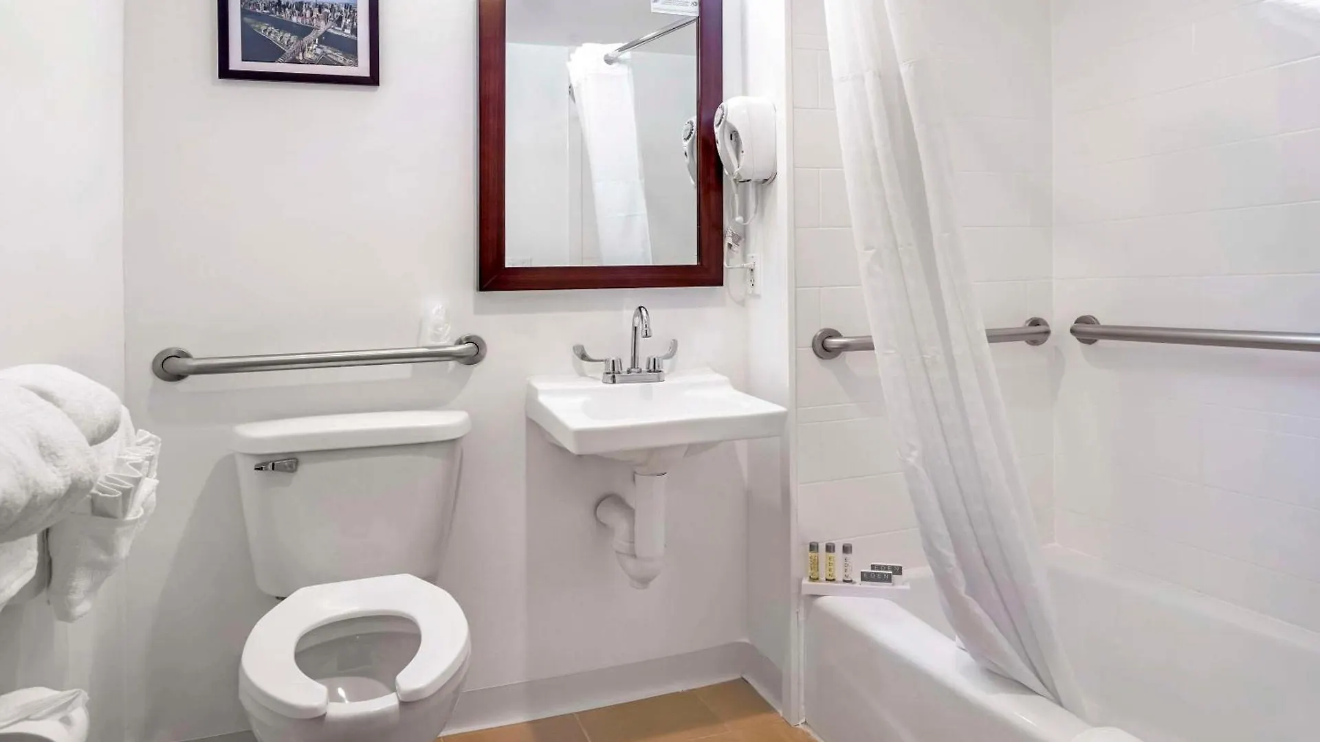 Avion Inn Near Lga Airport, Ascend Hotel Collection New York