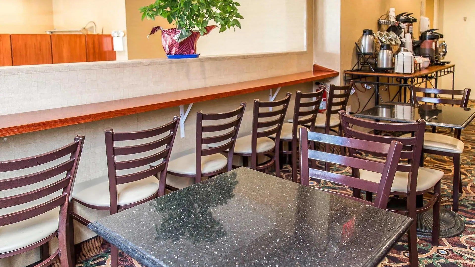 Avion Inn Near Lga Airport, Ascend Hotel Collection New York
